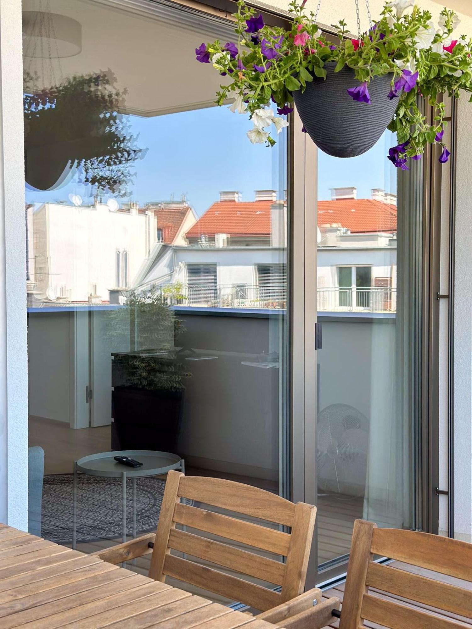 Vienna Sunny Side Up Apartments 外观 照片
